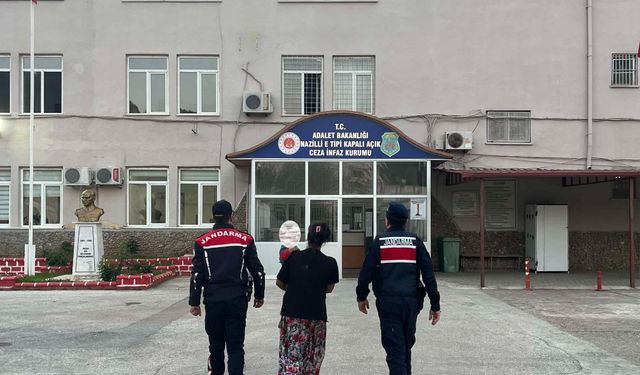 Aydın’da yakalanan kadın çocuğuyla birlikte cezaevine getirildi