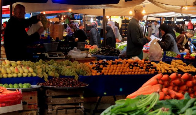 Aydınlılar dikkat.. Semt pazarı taşınıyor