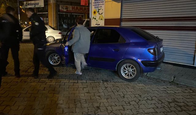 Aydın’da aracın içinde hareketsiz durunca ekipler harekete geçti