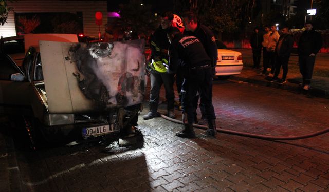 Aydın’da park halindeki otomobili alevler sardı