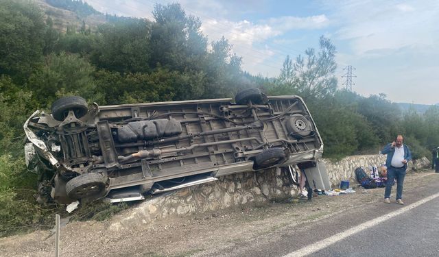 Feci kazada ölü ve yaralı var