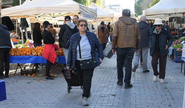 Aydın’da bu tezgahlar kışa özgü sebze ve meyvelerle doldu