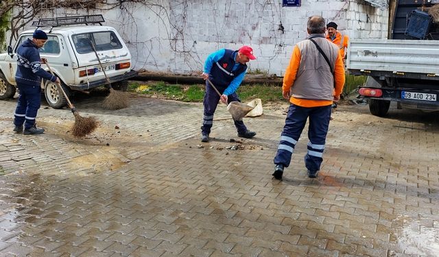 Efeler’de yoğun yağış sonrası Efeler Belediyesi sahaya indi