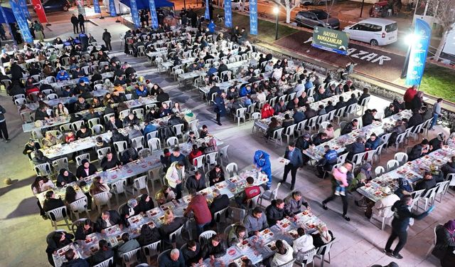 Başkan Çerçioğlu vatandaşları iftar sofrasında buluşturdu