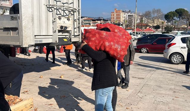 Aydın’da 30 ton bedava soğan dakikalar içinde tükendi