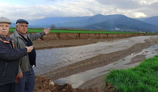 Baraj tahliye suyu sel oldu, tarlalar harabeye döndü
