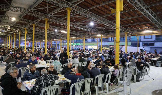 Başkan Çerçioğlu Aydın’ın dört bir yanında vatandaşları iftar sofraları ile buluşturmayı sürdürüyor