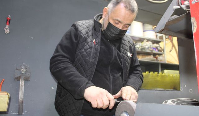Fileto bıçakları elinde yeniden şekilleniyor