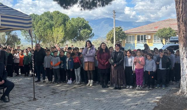 Kahraman öğretmen Mürşide Akçay okulunda gözyaşları ile anıldı