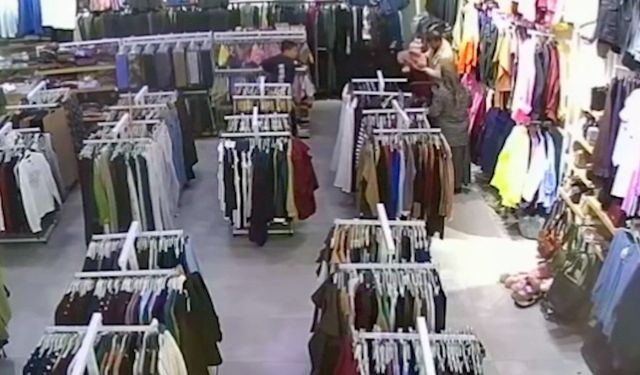 Soğukkanlı esnaf bebeği hayata bağladı