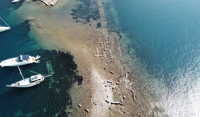 Sular çekilince 3500 yıllık kral yolu ortaya çıktı