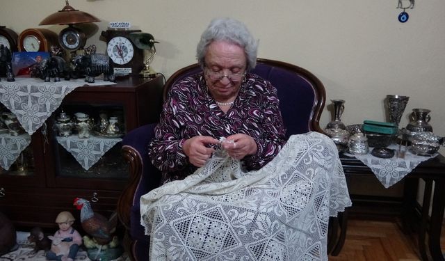 70 yıldır ilmek atıyor