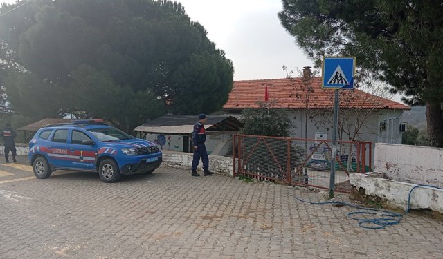 Aydın jandarması okul önlerinde nöbete başladı