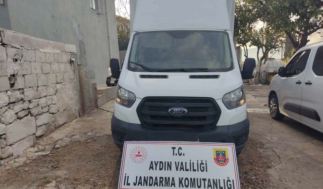 Aydın’da kamyonetten 39 kişi çıktı