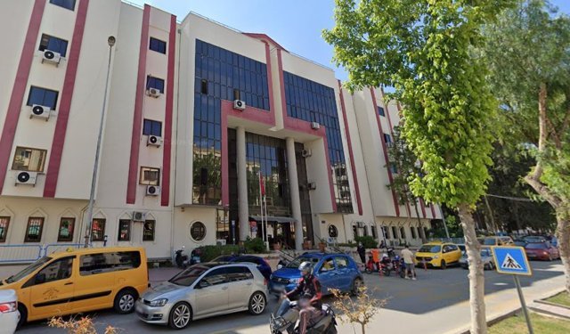 Kuşadası’nda yıkım süreci başladı