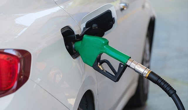 Motorinde büyük indirim kapıda: Gözler pompaya çevrildi