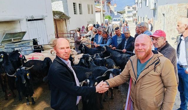 Bozdoğan Yazıkent’te Kurban Pazarı hareketlendi