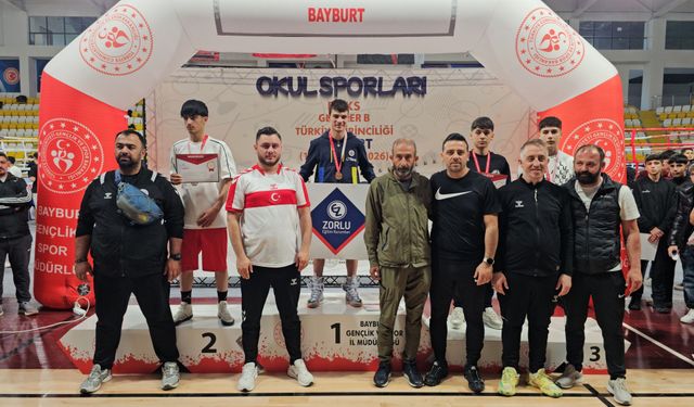 Aydınlı sporcular şampiyonadan 3 madalya ile döndü