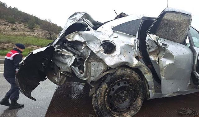 Trafik kazasında 2 kişi hayatını kaybetti