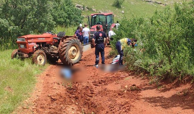 Traktör devrildi, 1’i çocuk 2 kişi yaşamını yitirdi