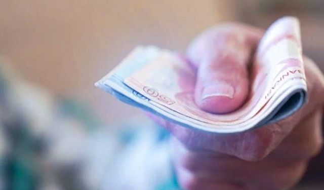 Maaşlar yükseldi, gözler SGK’da.. Emeklilere ek ödeme sürprizi