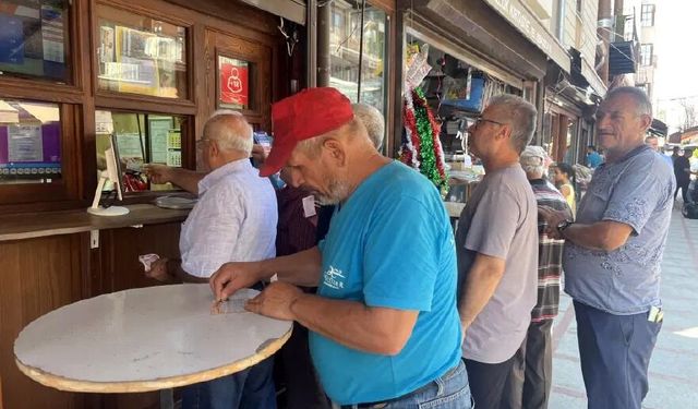 100 liralık kazı kazan hayatını değiştirdi! 8 milyon TL kazandı ama bakın ne yaptı