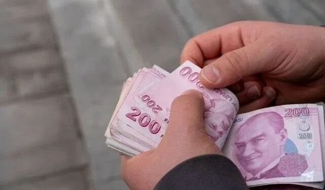 32 bin TL'ye varan emekli promosyonu! Ağustos'ta en yüksek ödemeyi yapan banka belli oldu