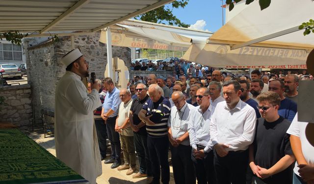 Aydın Kuyucak Belediye Başkanı’nın annesi son yolculuğuna uğurlandı