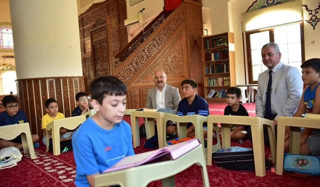 Aydın Valisi Osman Varol yaz Kur'an kursundaki öğrencilerle buluştu