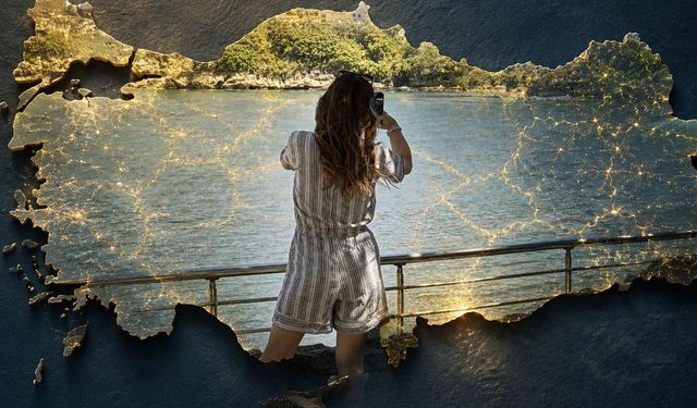 Bodrum ve Çeşme’yi geride bıraktı.. Küçücük ilçeye milyonlarca turist geldi