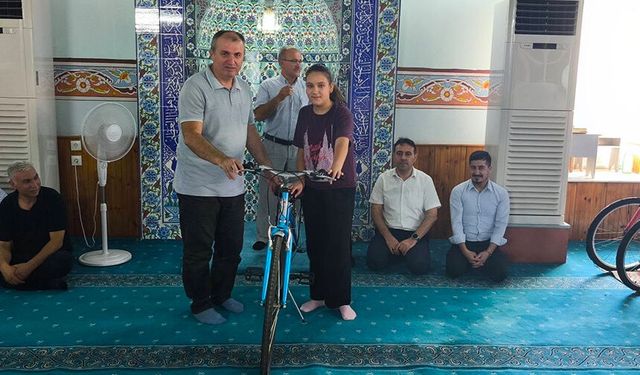 Aydın’da Kur'an öğrenen öğrencilere bisiklet hediyesi
