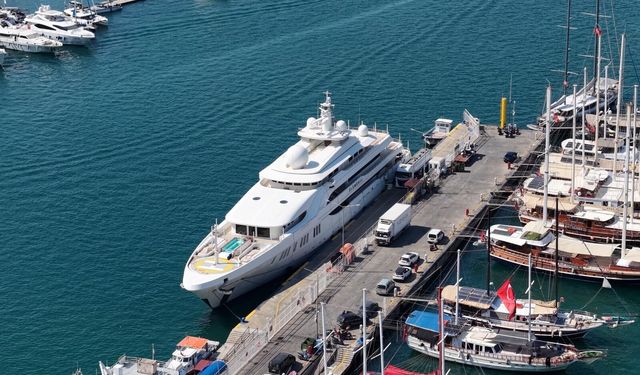 Suudi milyarderin 125 milyon dolarlık mega yatı 100 ton akaryakıt aldı