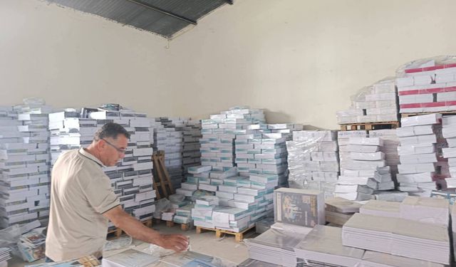 Ders kitaplarının eksiksiz ve düzenli dağıtımı için çalışmalar sürüyor