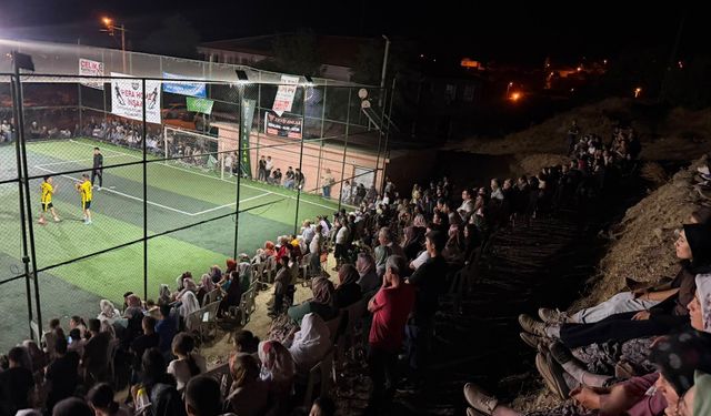 Karacören Futbol Turnuvası'nda şampiyon Dalama Spor oldu