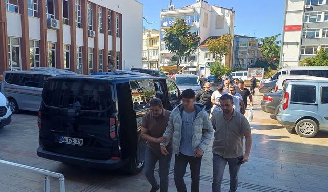 Aydın’da okul çevresinde pompalı tüfekle dolaşan şahıslar tutuklanarak cezaevine gönderildi