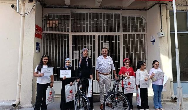 ‘Camiler Arası Bilgi Yarışması'nda dereceye giren öğrenciler ödüllendirildi