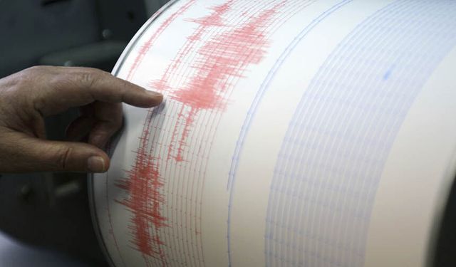 Ege Bölgesi sallanıyor: Aydın, İzmir, Kütahya, Balıkesir ve Manisa’da peş peşe depremler