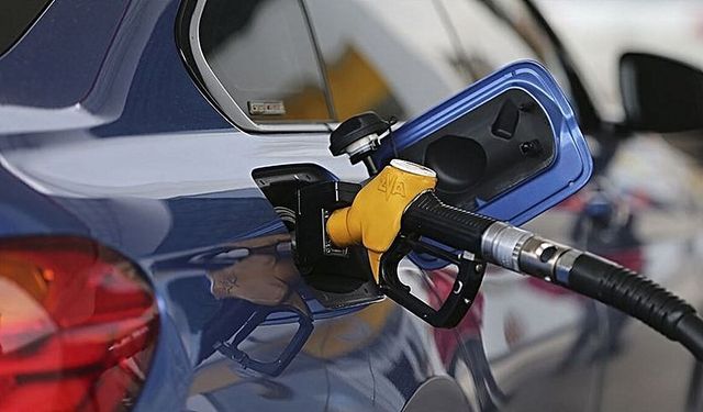 Korkulan oldu.. Motorin 100 lirayı deniyor