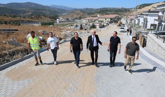 Söke’de yol hamlesi sürüyor: Başkan Arıkan önderliğinde 100 bin metrekareye yakın parke döşendi