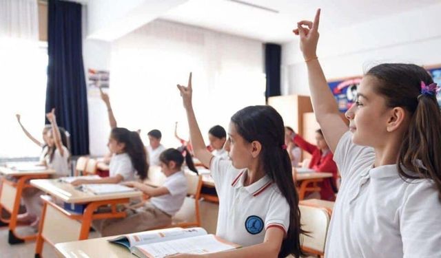 Veliler dikkat! 1. ve 5. sınıflarda yeni dönem başlıyor.. Öğretmen ve şube dağıtımında tarih belli oldu