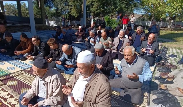 14 yaşındaki Haluk bir buçuk yılda hafız oldu