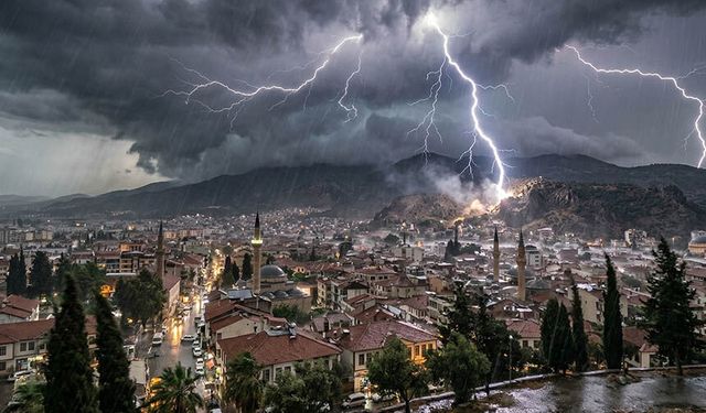 Aydınlılar dikkat, şemsiyeleri hazırlayın