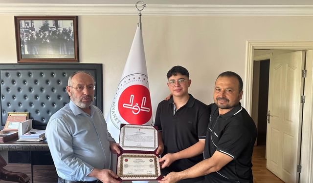 Hafızlar belgelerini aldı