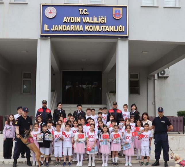 Aydın’da jandarma ekiplerinden çocuklara özel etkinlik