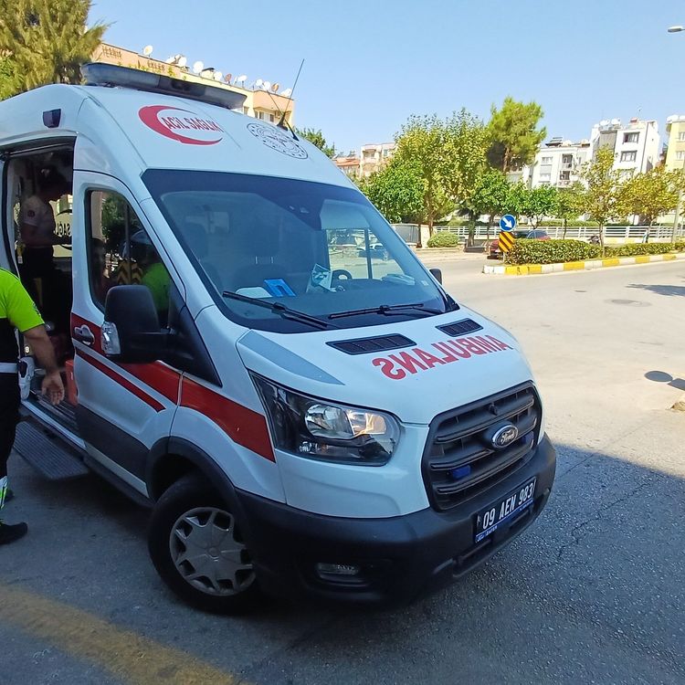 Aydın’da iki motosiklet kafa kafaya çarpıştı: 2 yaralı