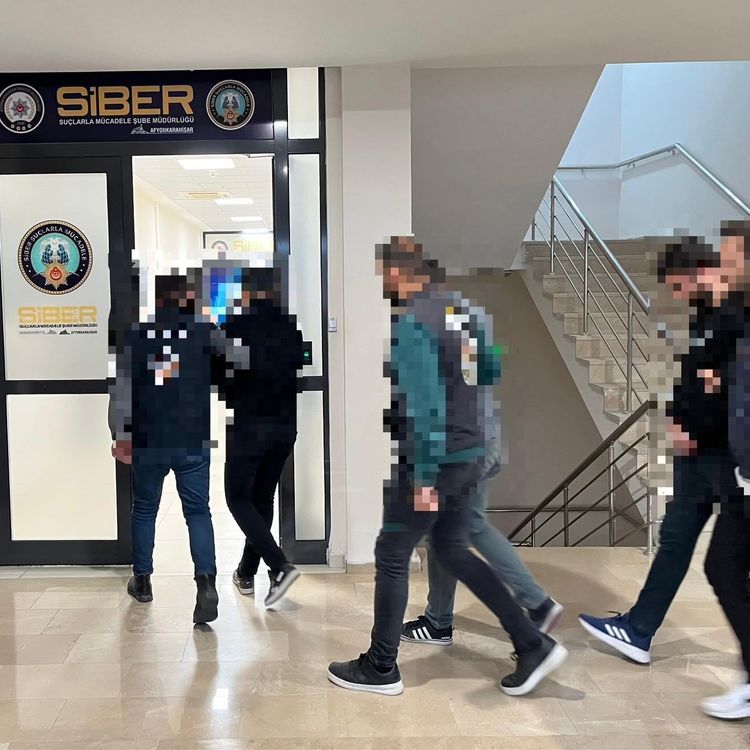 Dolandırıcılık yapan 3 kişi tutuklandı