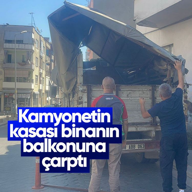Kamyonetin kasası binanın balkonuna çarptı