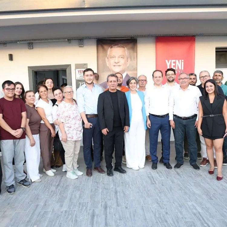 YENİ Parti Aydın il binası açılışında fiyasko: Protokol var, vatandaş yok