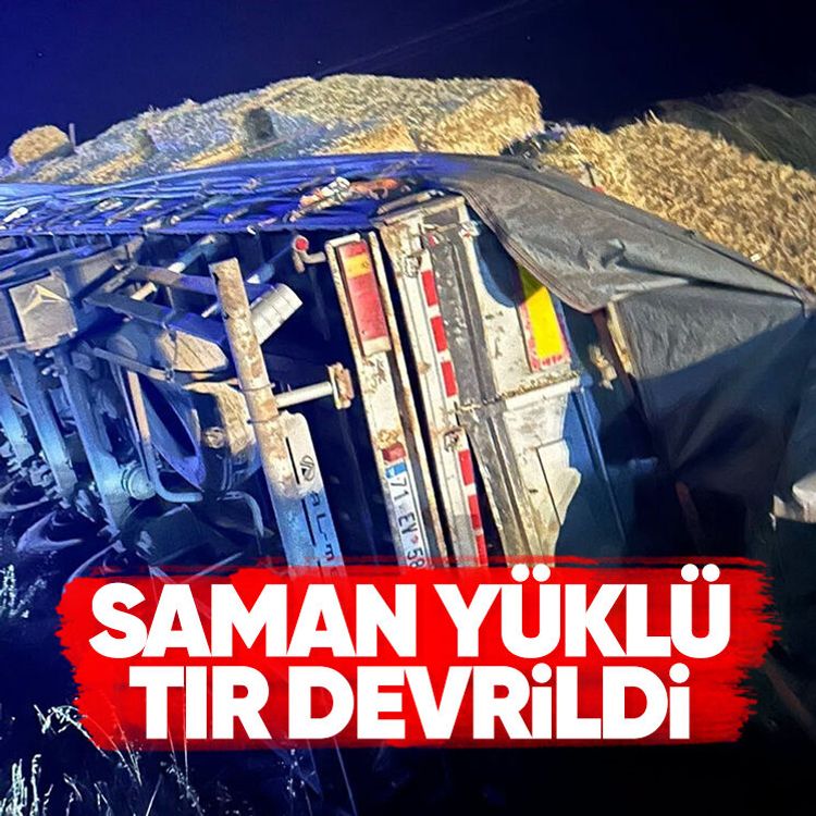 Saman yüklü tır devrildi