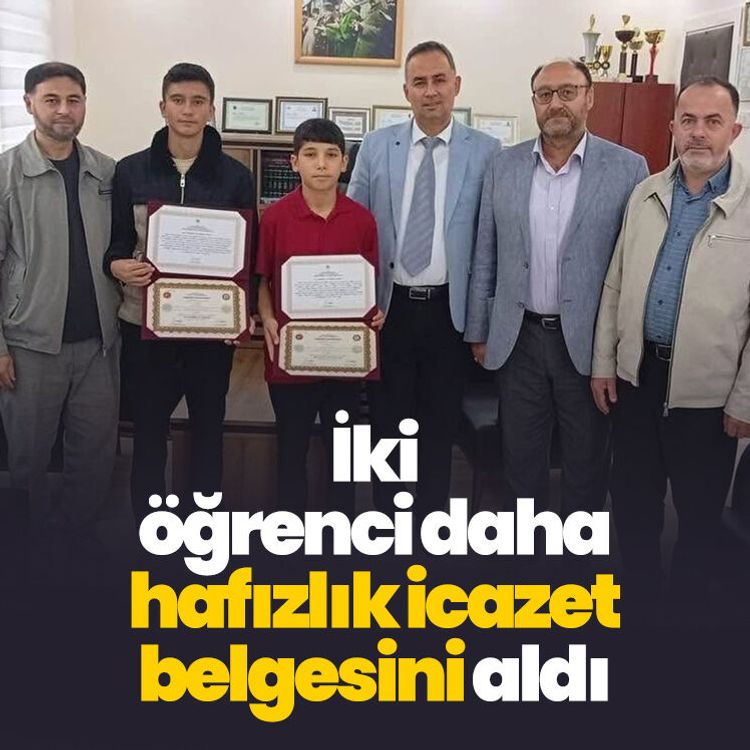 İki öğrenci daha hafızlık icazet belgesini aldı